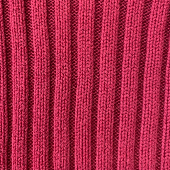 RED RIBBED TURTLENECK - Picture 2 of 2